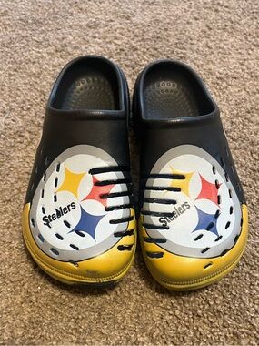 Pittsburgh Steelers youth large 2-3 Foco slip ons